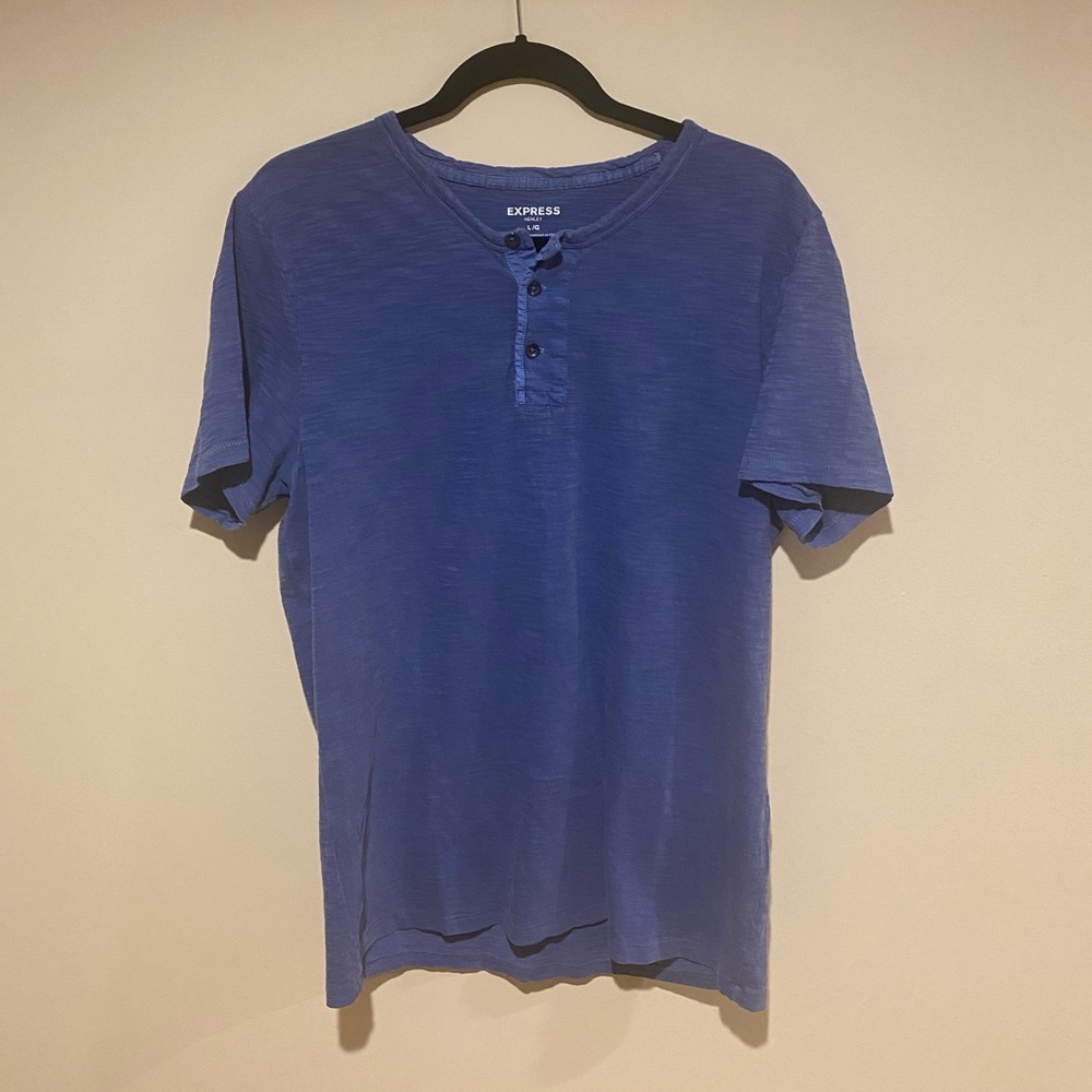EXPRESS Large blue t-shirt